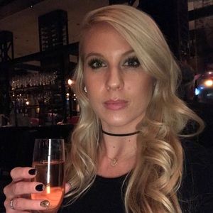 Meet your Posher, Whitney